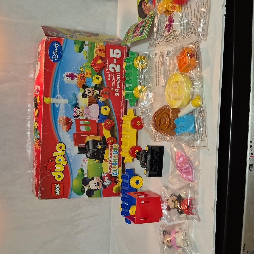 Lego duplo Disney  Mickey Mouse Club House. Ages 2-5 New Box Has A Lot Of Wear